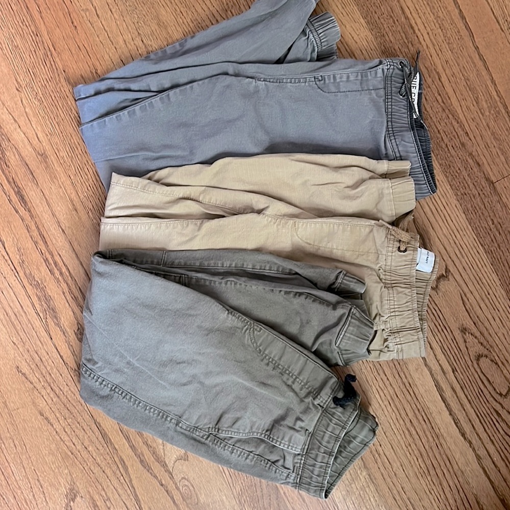 Size M (10/12) boys joggers